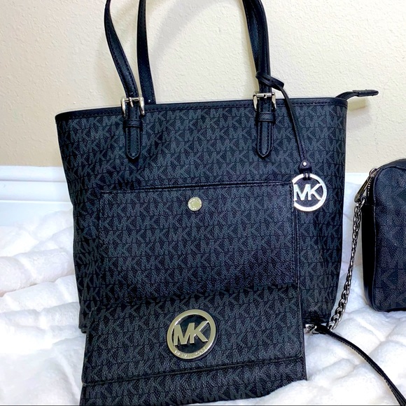 Michael Kors Handbags - Micheal Kors set